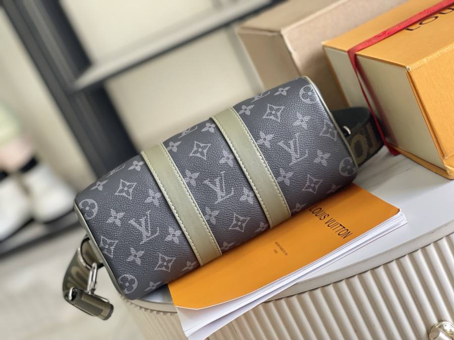 Louis Vuitton Keepall Bandoulière 25 M28638 25 x 15 x 11 9E32