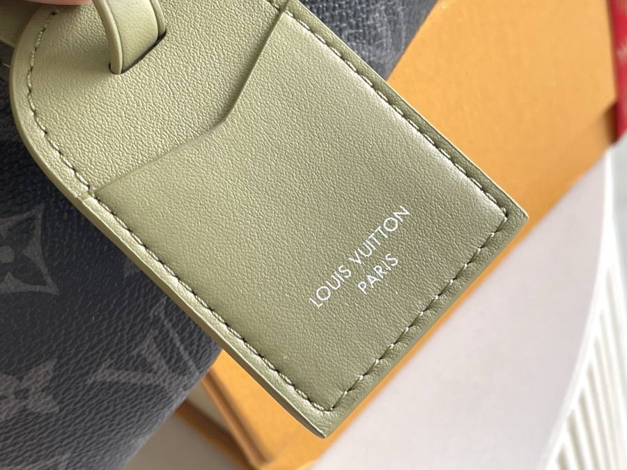 Louis Vuitton Keepall Bandoulière 25 M28638 25 x 15 x 11 9E32