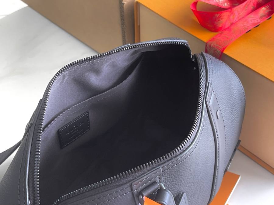 Louis Vuitton Keepall Bandoulière 25 M59255 27 x 17 x 13 BEDF