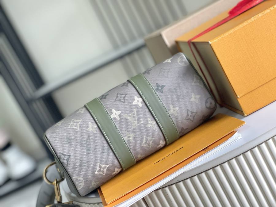 Louis Vuitton Keepall Bandouliere 25 M26930 25 x 15 x 11 30FE
