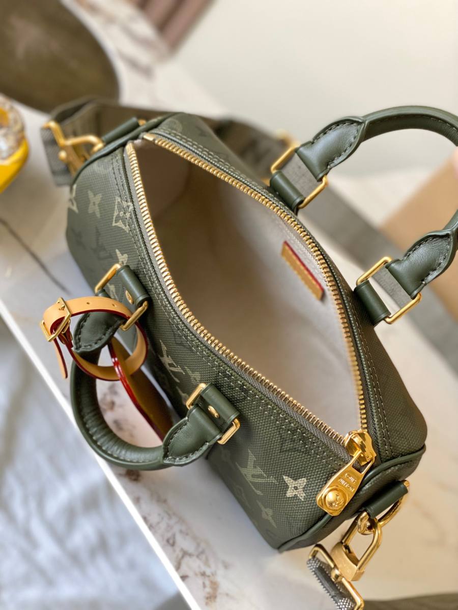 Louis Vuitton Keepall Bandouliere 25 M26930 25 x 15 x 11 423A
