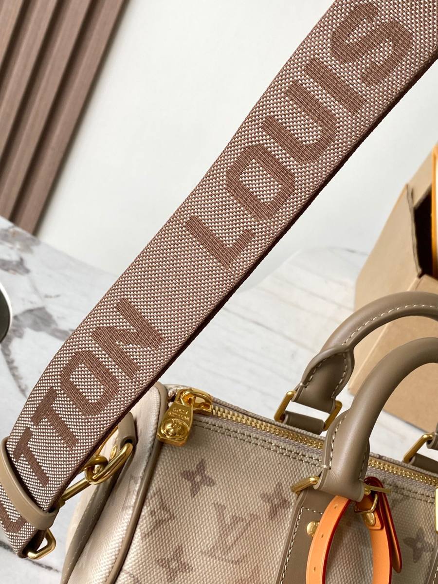 Louis Vuitton Keepall Bandouliere 25 M29272 25 x 15 x 11 04B8