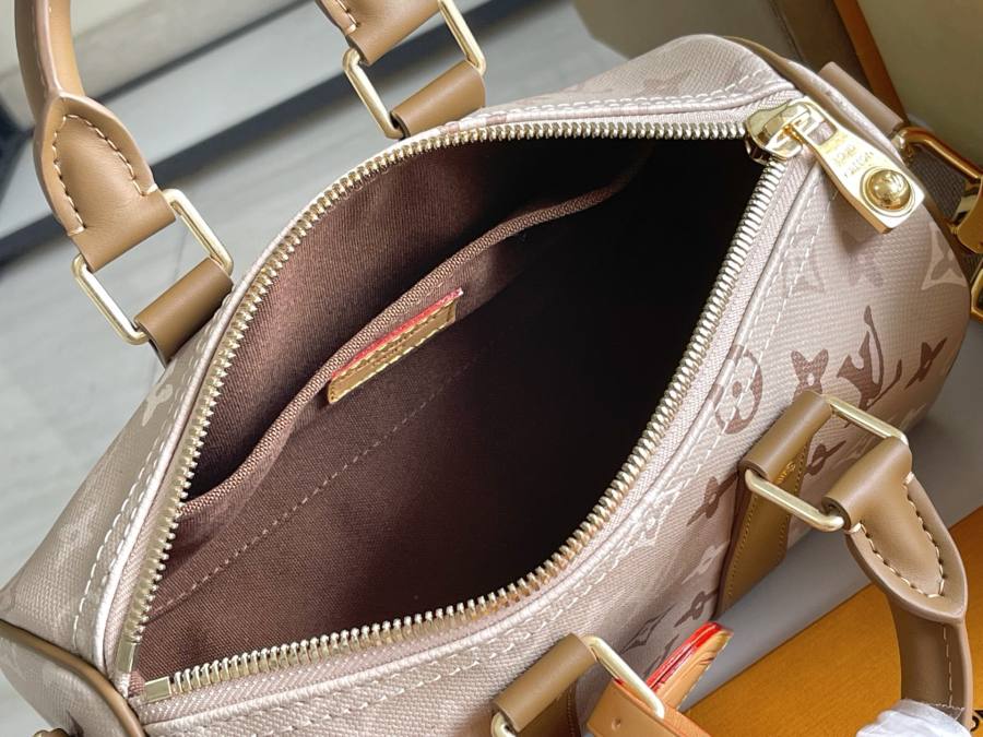 Louis Vuitton Keepall Bandouliere 25 M29272 25 x 15 x 11 96E2