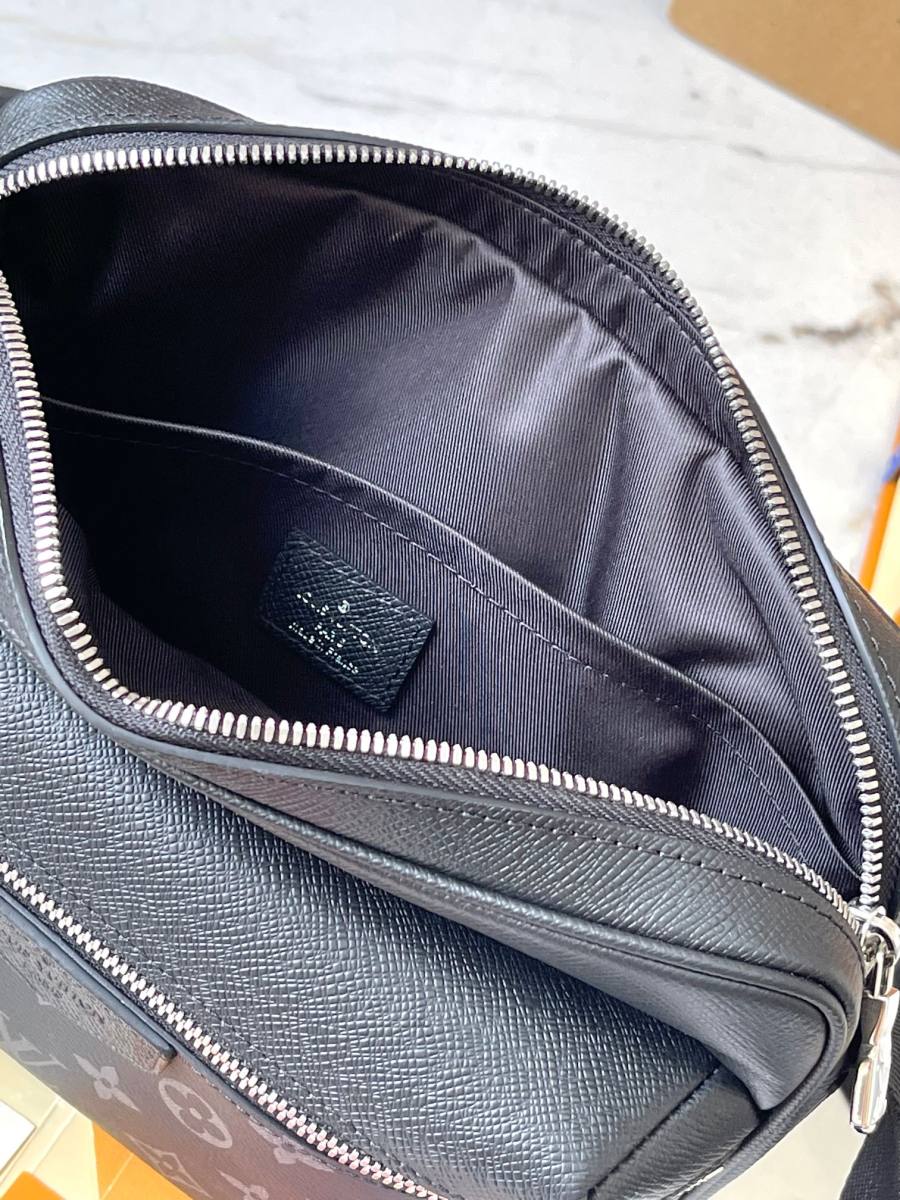 Louis Vuitton LU Outdoor M30233 26 x 20 x 10.5 9BB4