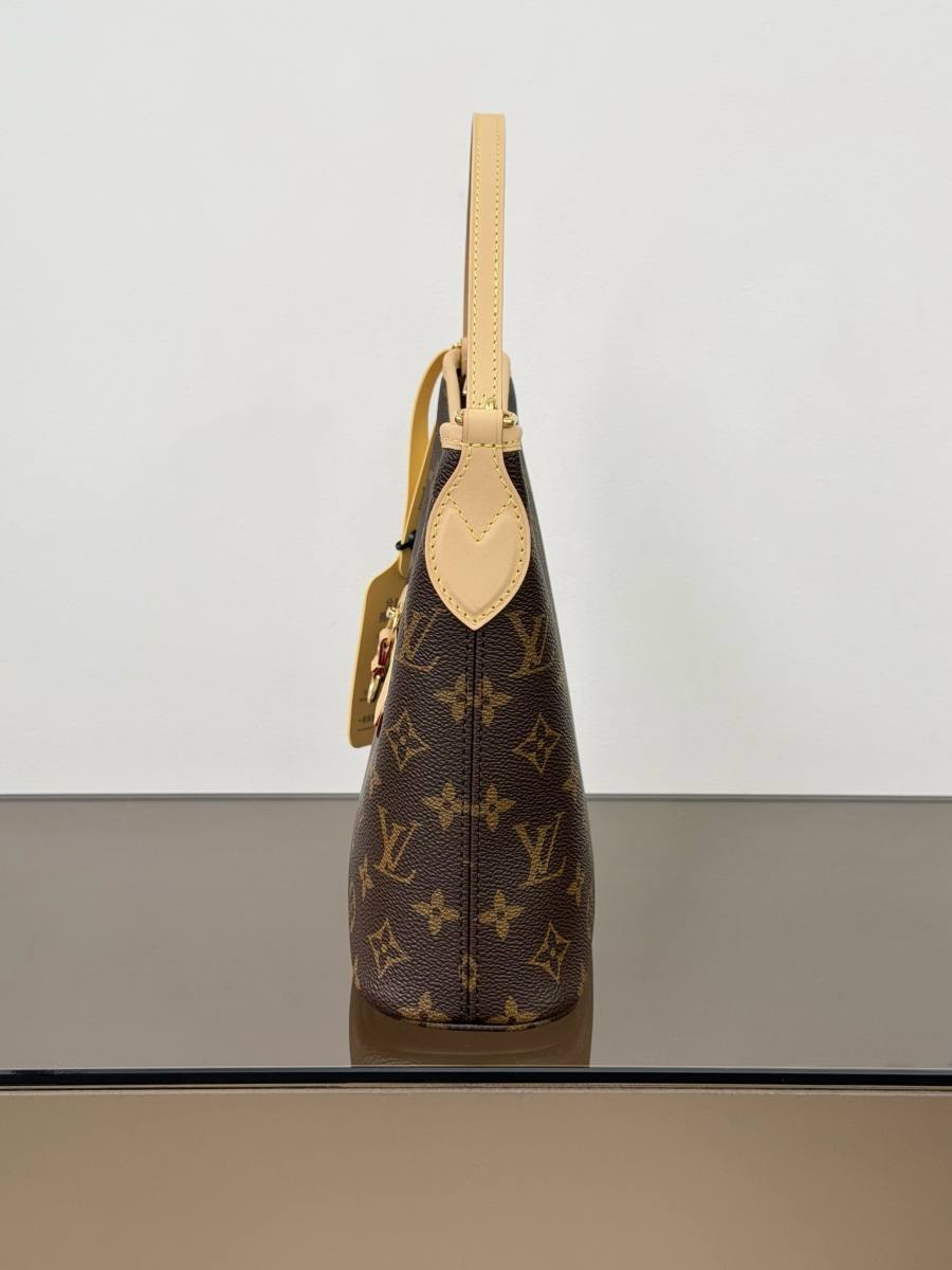 Louis Vuitton Lineup BB M28423 25.5 x 22 x 10 359B