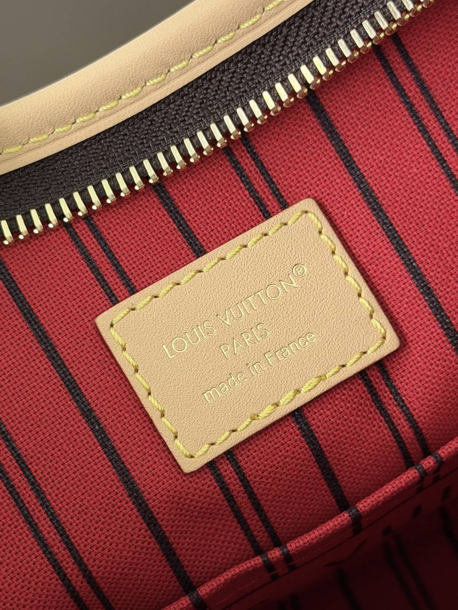 Louis Vuitton Lineup BB M28423 25.5 x 22 x 10 359B