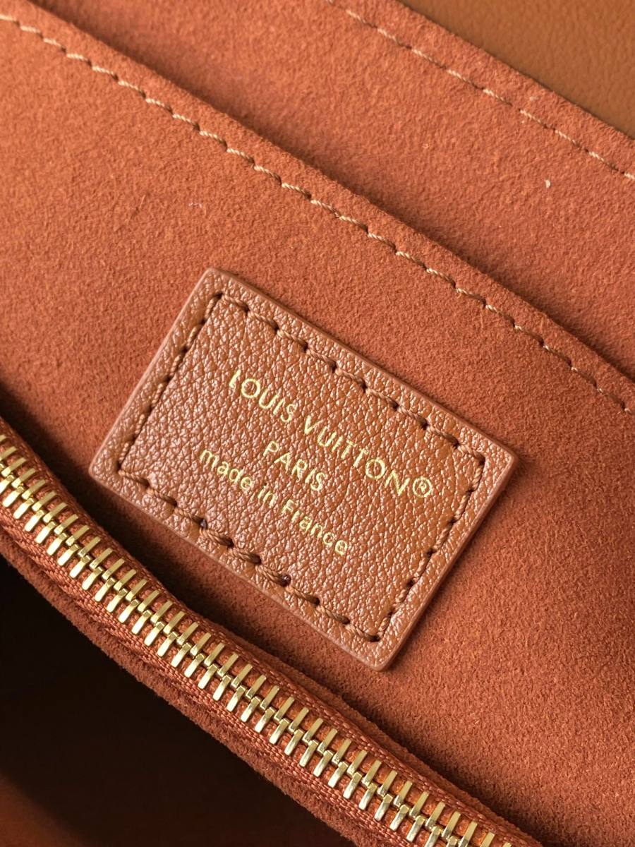 Louis Vuitton Madeleine BB M28288 24.5 x 16 x 8 0A16
