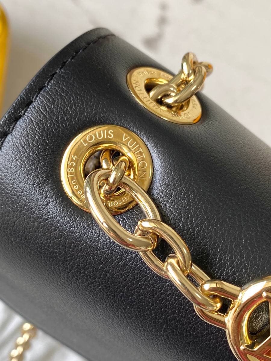 Louis Vuitton Madeleine BB M28424 24 x 15 08E7