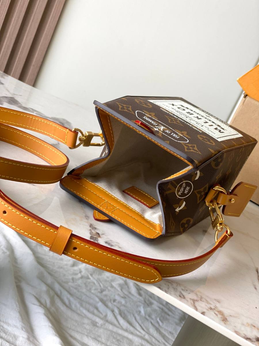 Louis Vuitton Milk Bag M29326 12 x 22 x 10 42B9