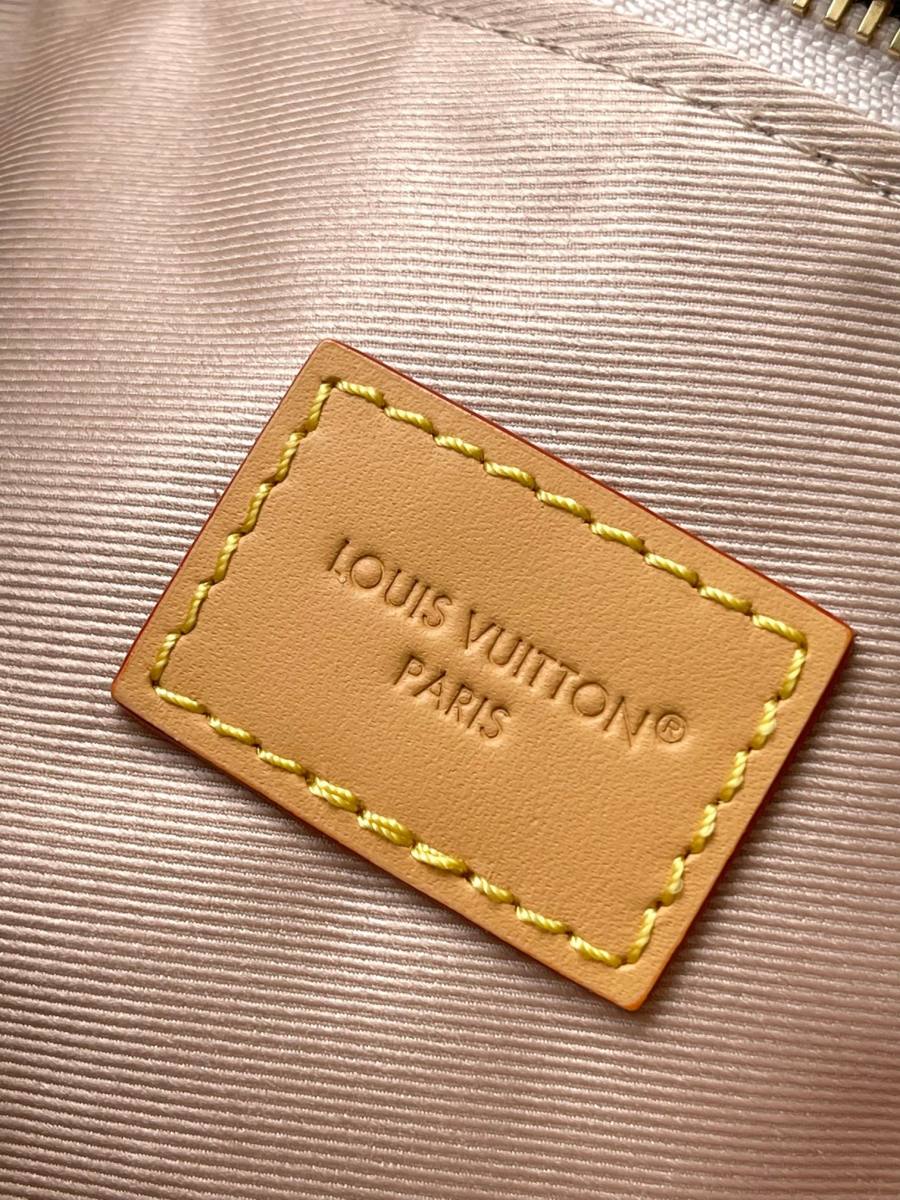 Louis Vuitton Multipass M2A078 30 x 26 x 10 Monogram White 7A40