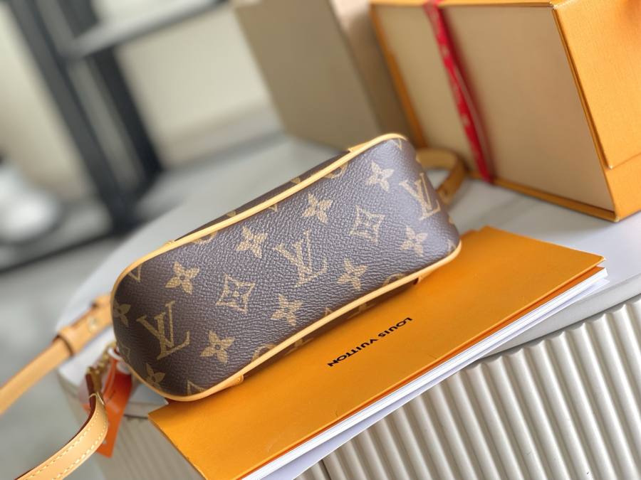Louis Vuitton Nano Boulogne M25519 19 x 13 x 8 Monogram 4D3C