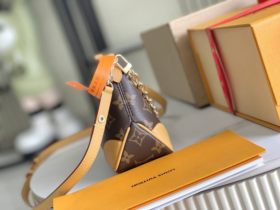 Louis Vuitton Nano Boulogne M25519 19 x 13 x 8 Monogram 4D3C