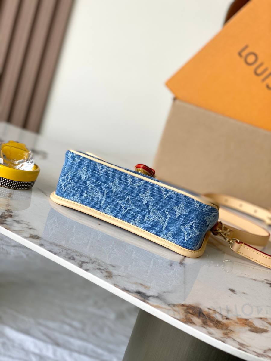 Louis Vuitton Nano Diane M27700 19 x 10. CE4B