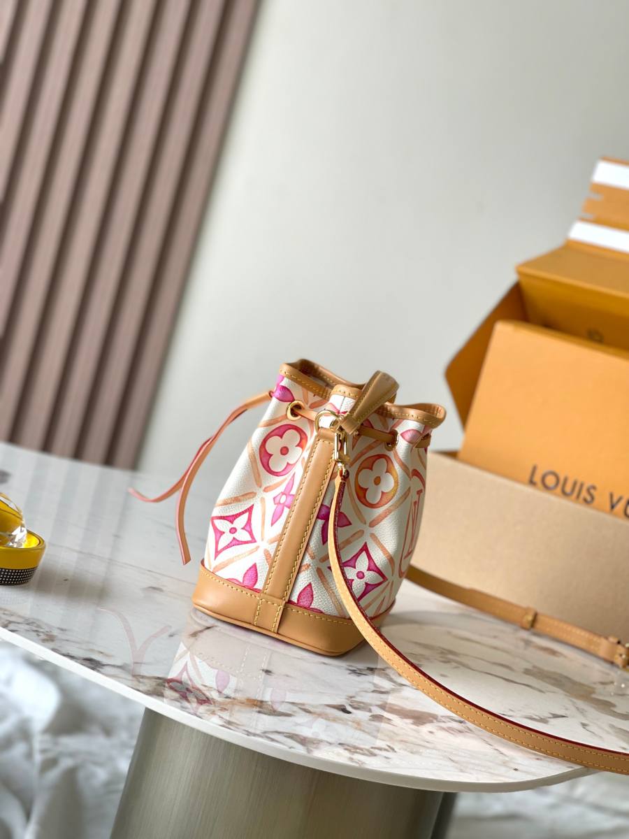 Louis Vuitton Nano Noe M83620 13 x 15.5 x 10 Pink D890