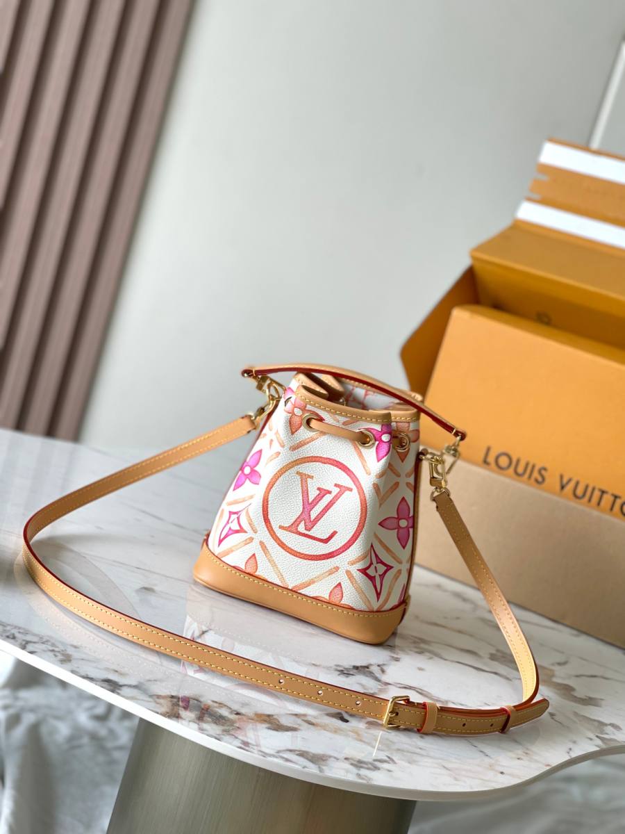 Louis Vuitton Nano Noe M83620 13 x 15.5 x 10 Pink D890