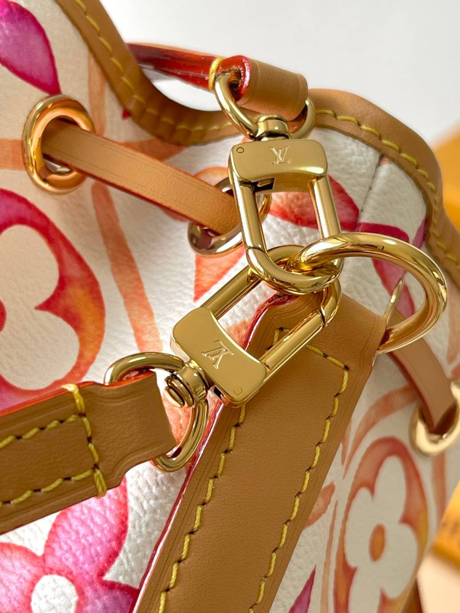 Louis Vuitton Nano Noe M83620 13 x 15.5 x 10 Pink D890