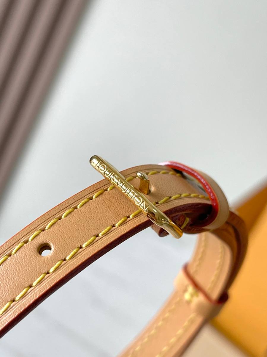Louis Vuitton Nano Noe M83620 13 x 15.5 x 10 Pink D890