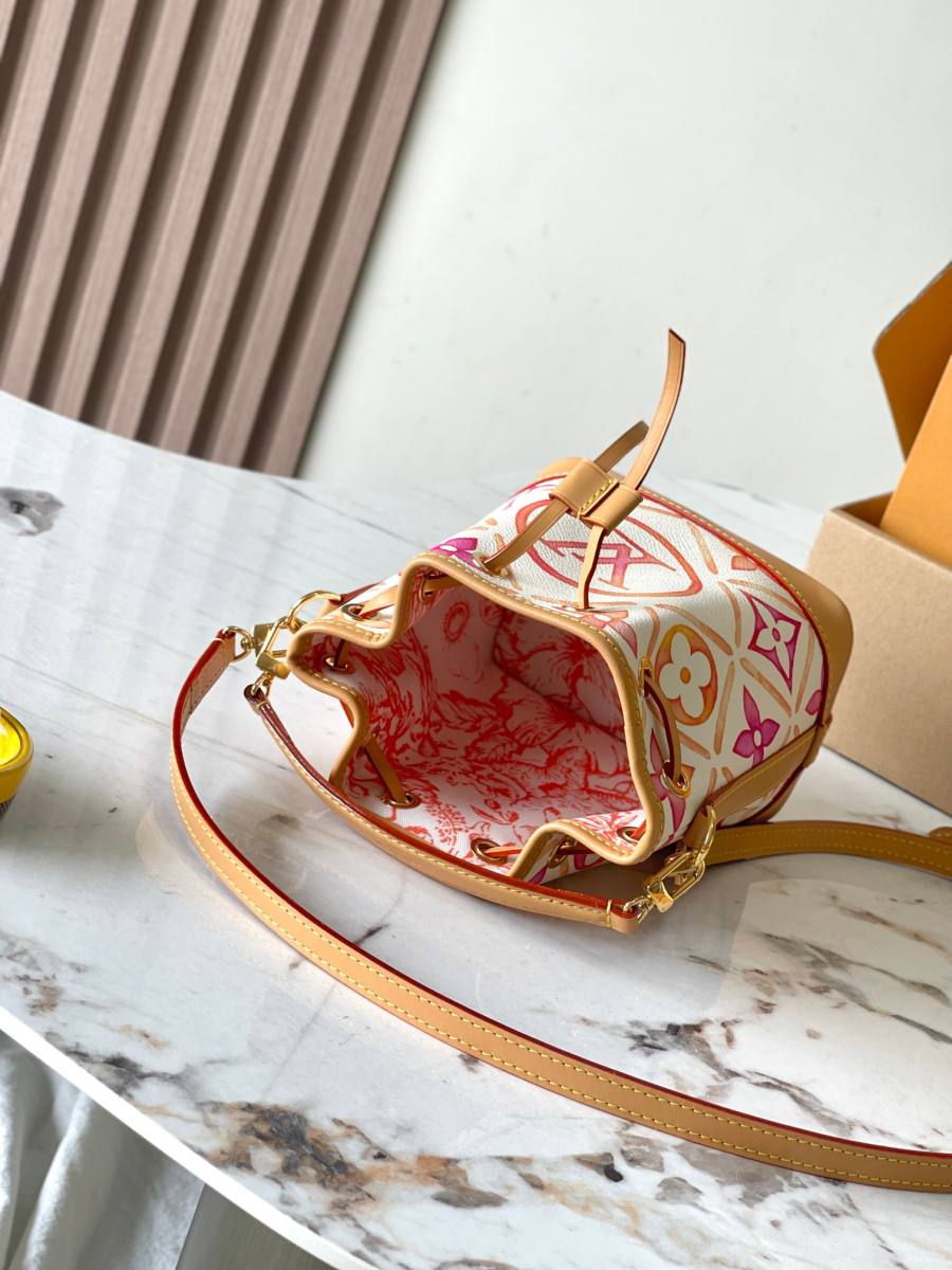Louis Vuitton Nano Noe M83620 13 x 15.5 x 10 Pink D890