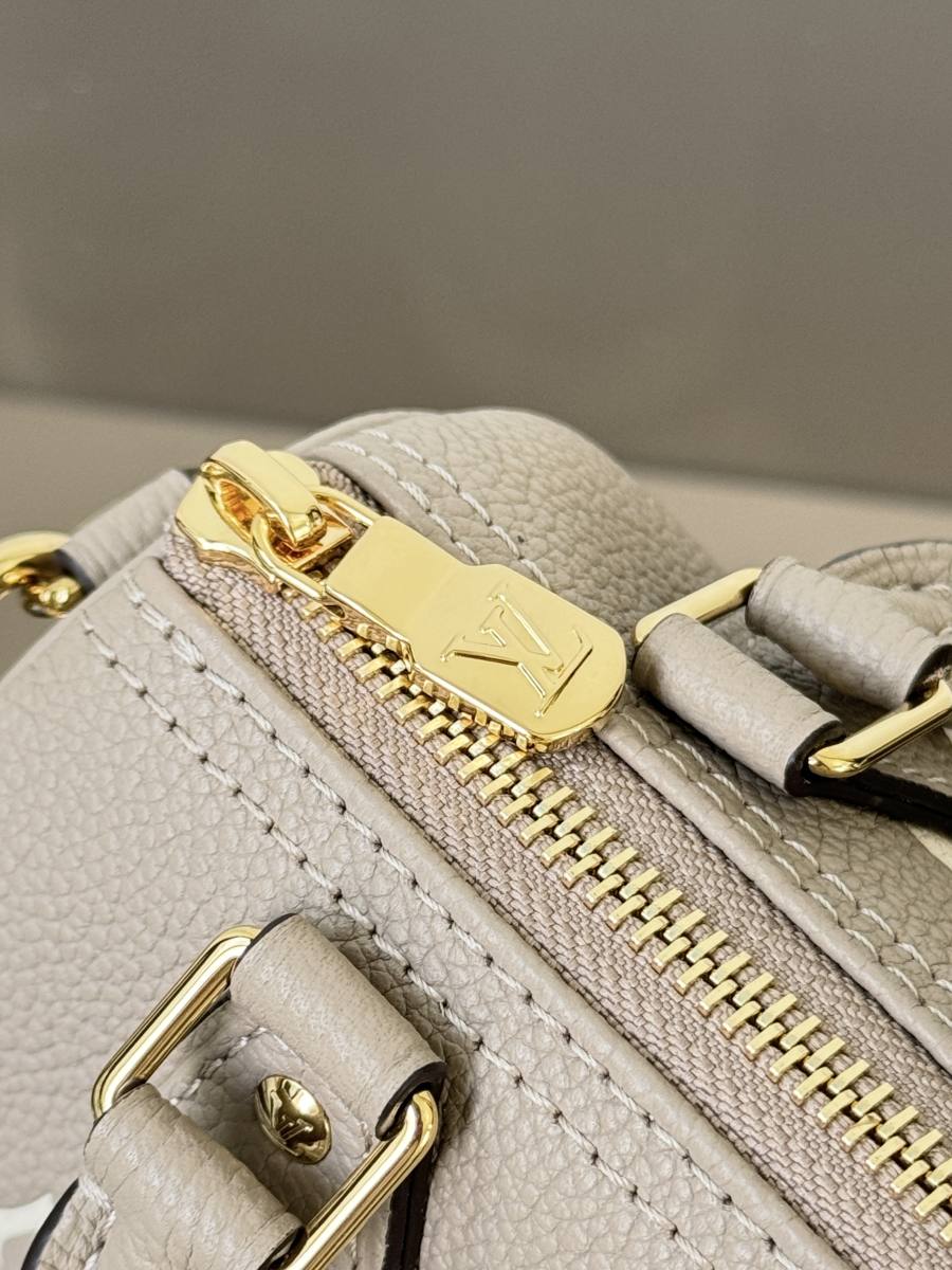 Louis Vuitton Nano Speedy M82890 16 x 10 x 7.5 B660