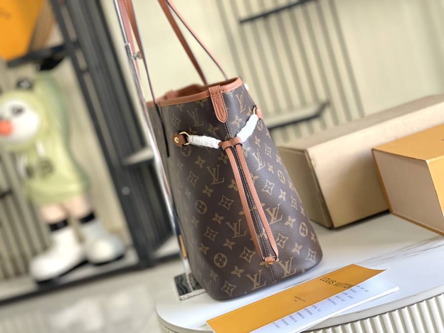 Louis Vuitton Neverfull MM M12061 31 x 28 x 14 DE22