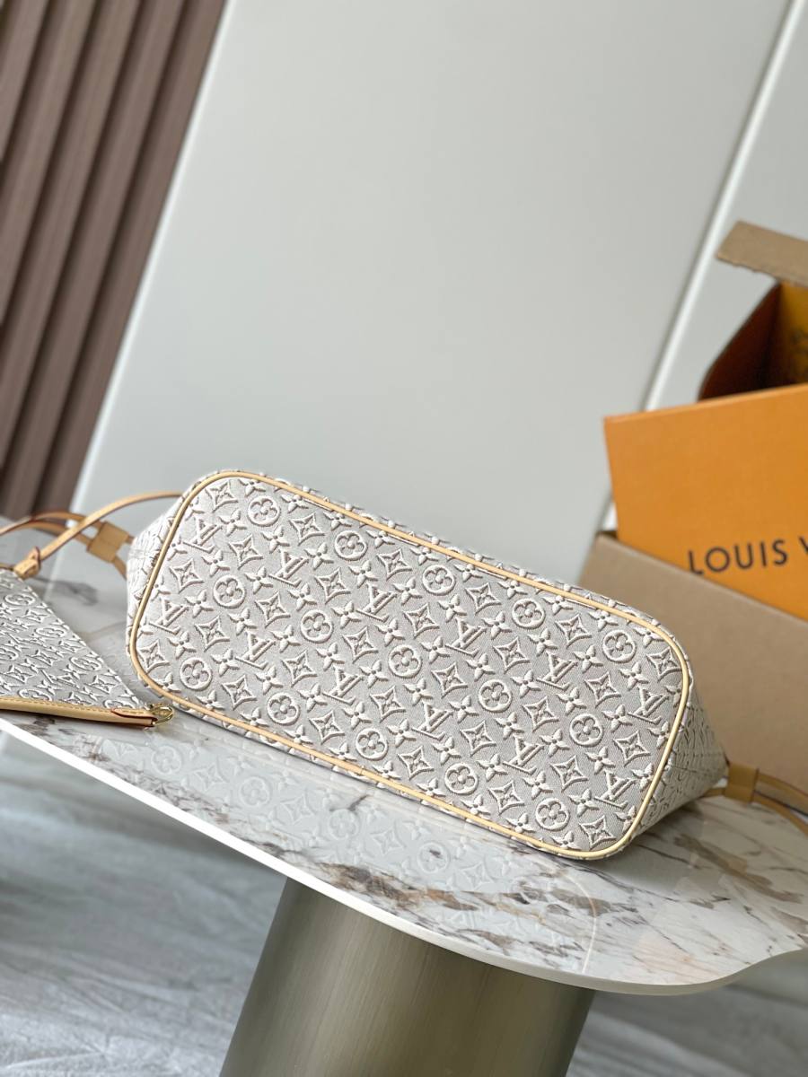 Louis Vuitton Neverfull MM M2A381 31 x 29 x 10 5D04