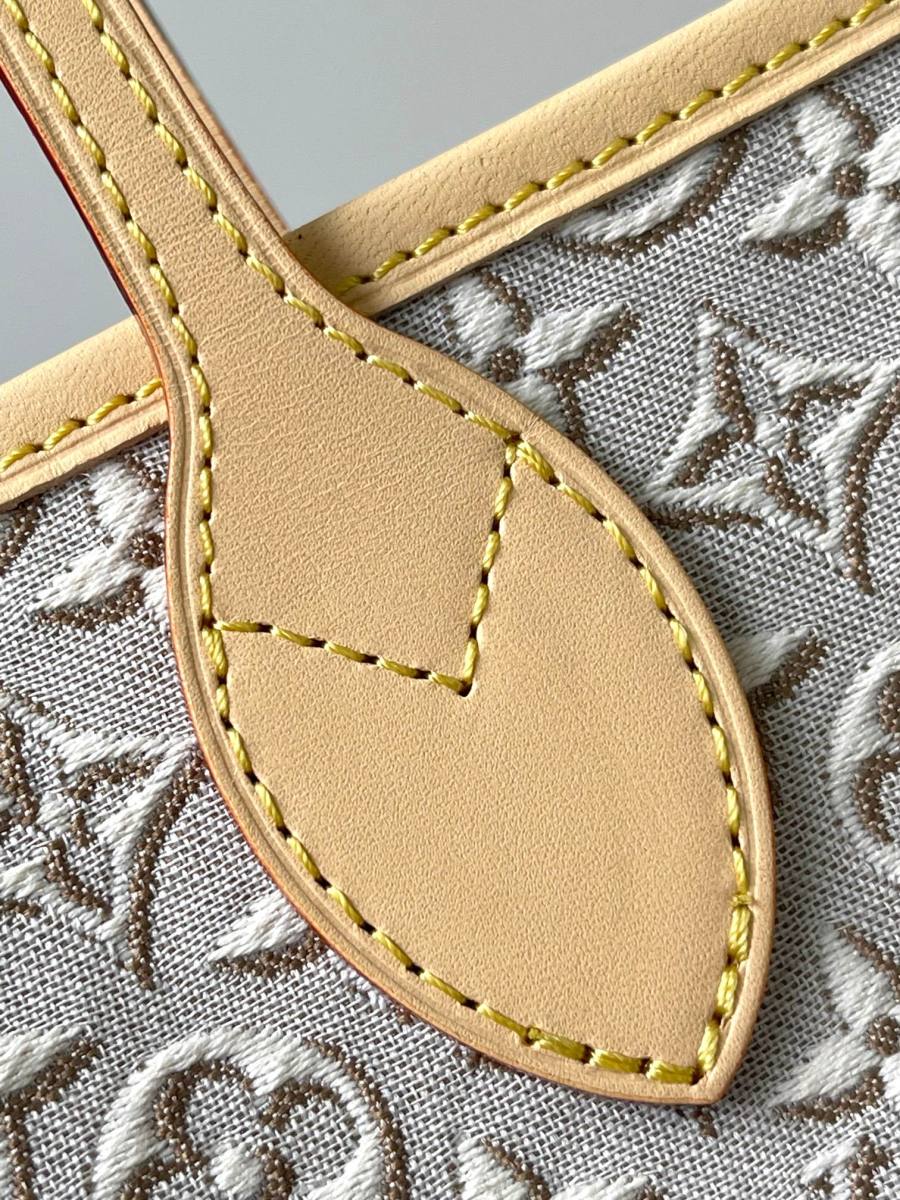 Louis Vuitton Neverfull MM M2A381 31 x 29 x 10 5D04