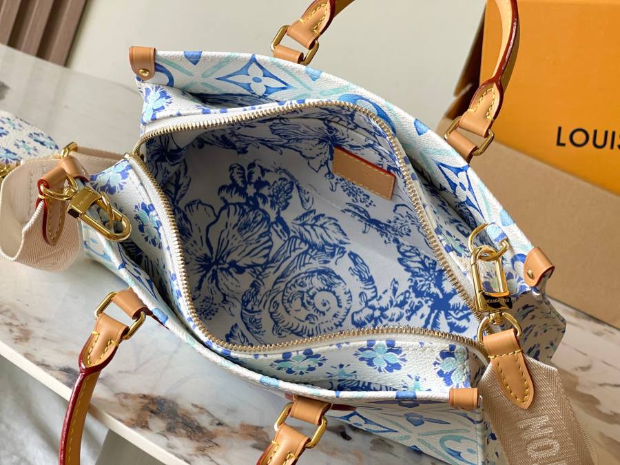 Louis Vuitton OnTheGo East West M25318 25 x 13 x 10 Blue 1E03