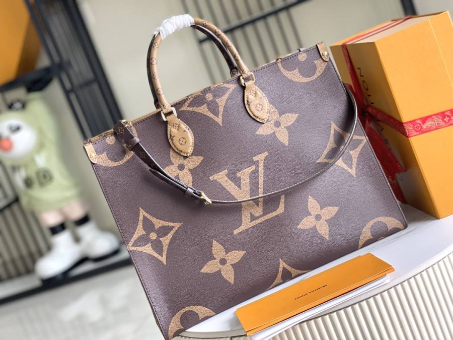 Louis Vuitton OnTheGo Voyage M46823 43 x 33 x 18.5 AD80