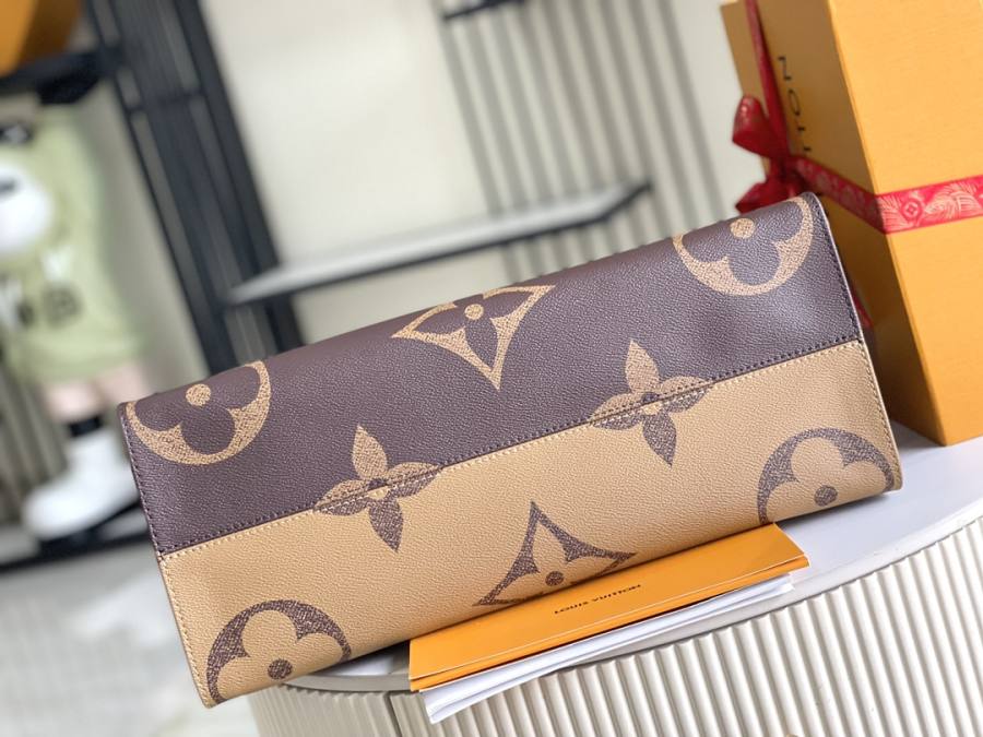 Louis Vuitton OnTheGo Voyage M46823 43 x 33 x 18.5 AD80
