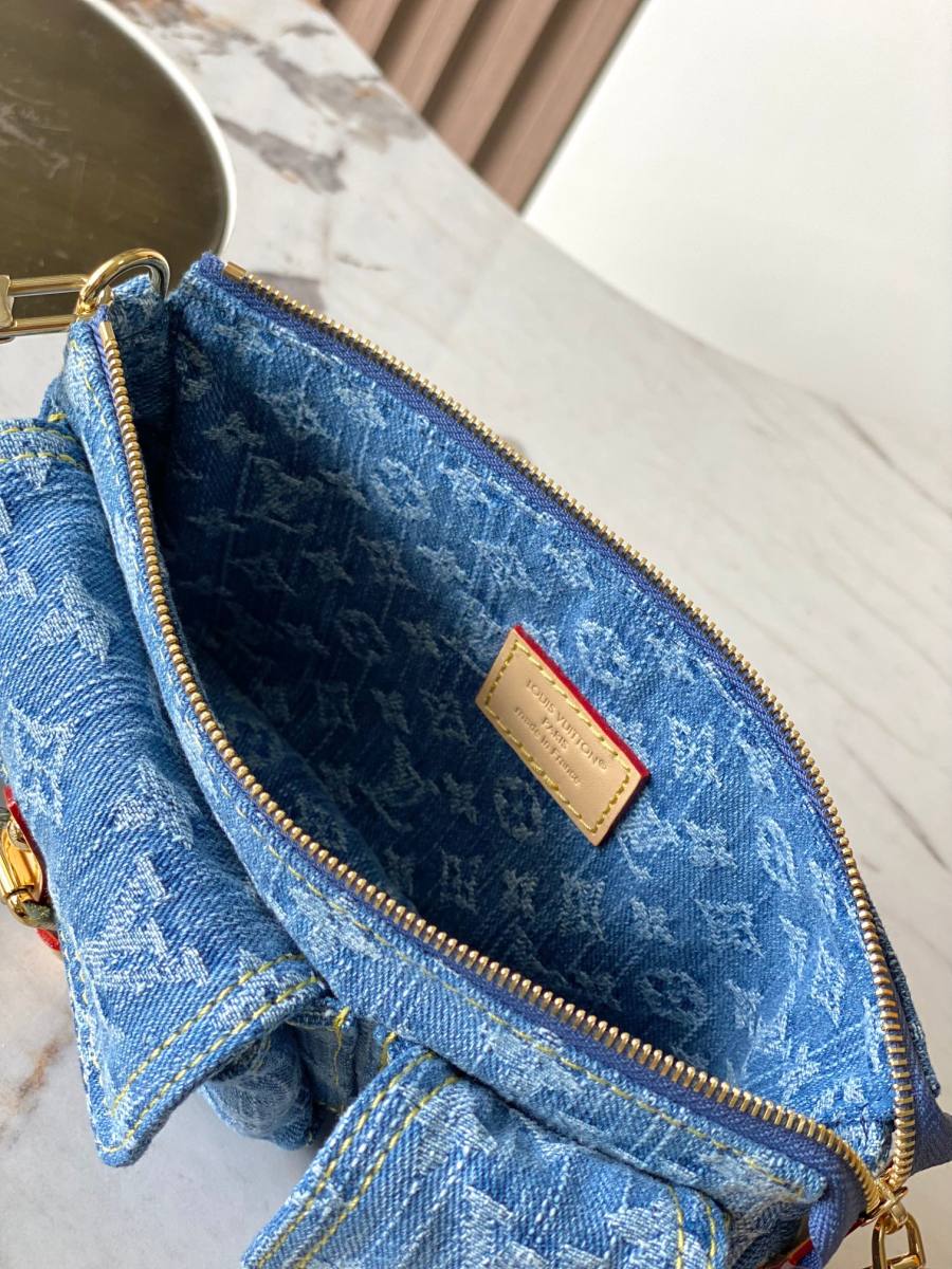 Louis Vuitton Pochette Accessoire Cargo M27602 23.5 x 14 x 3 6966