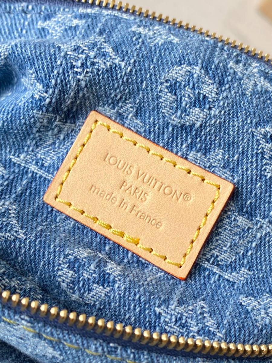 Louis Vuitton Pochette Accessoire Cargo M27602 23.5 x 14 x 3 6966