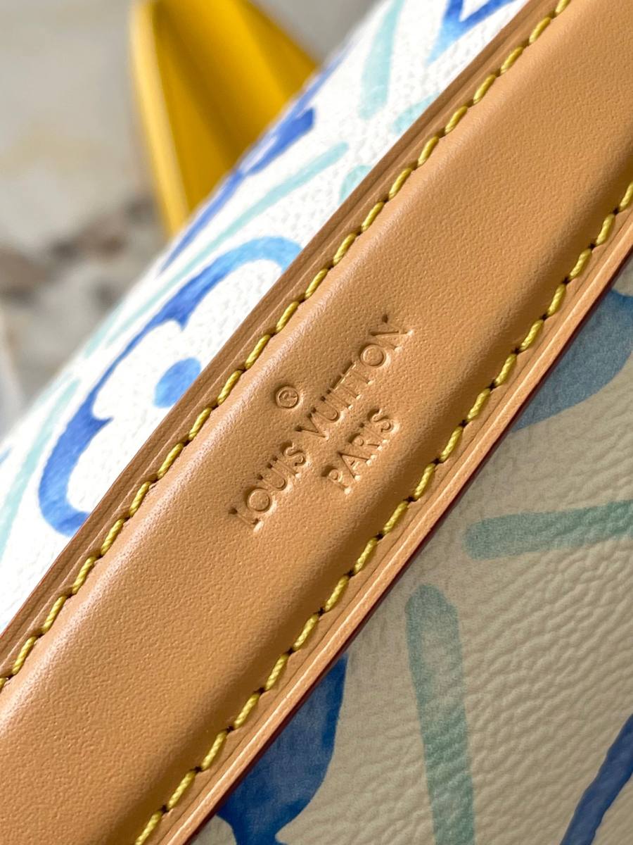 Louis Vuitton Pochette Metis M11461 25 x 19 x 7 Blue E74A