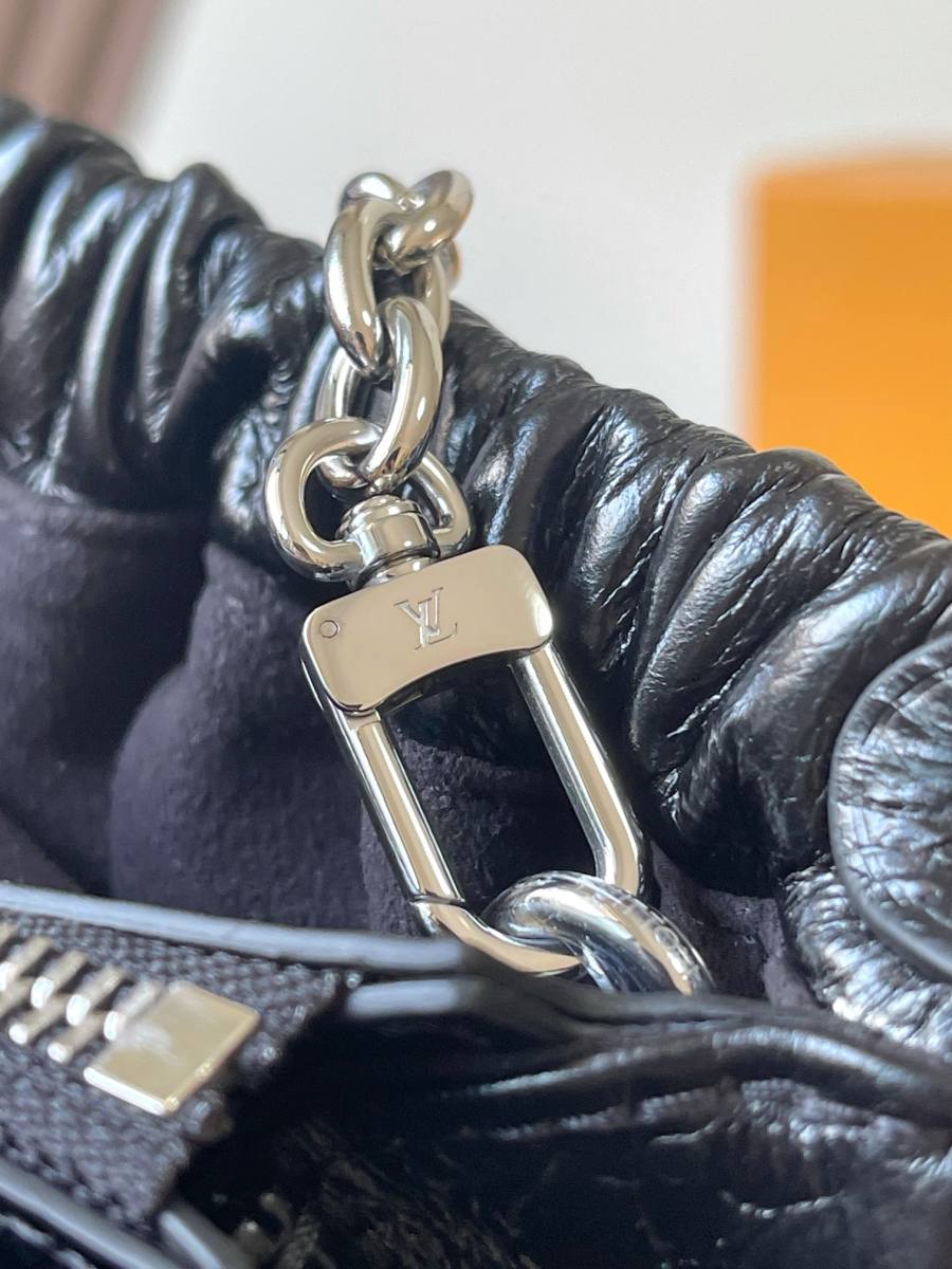 Louis Vuitton Pochette Sling M27822 Black 1600