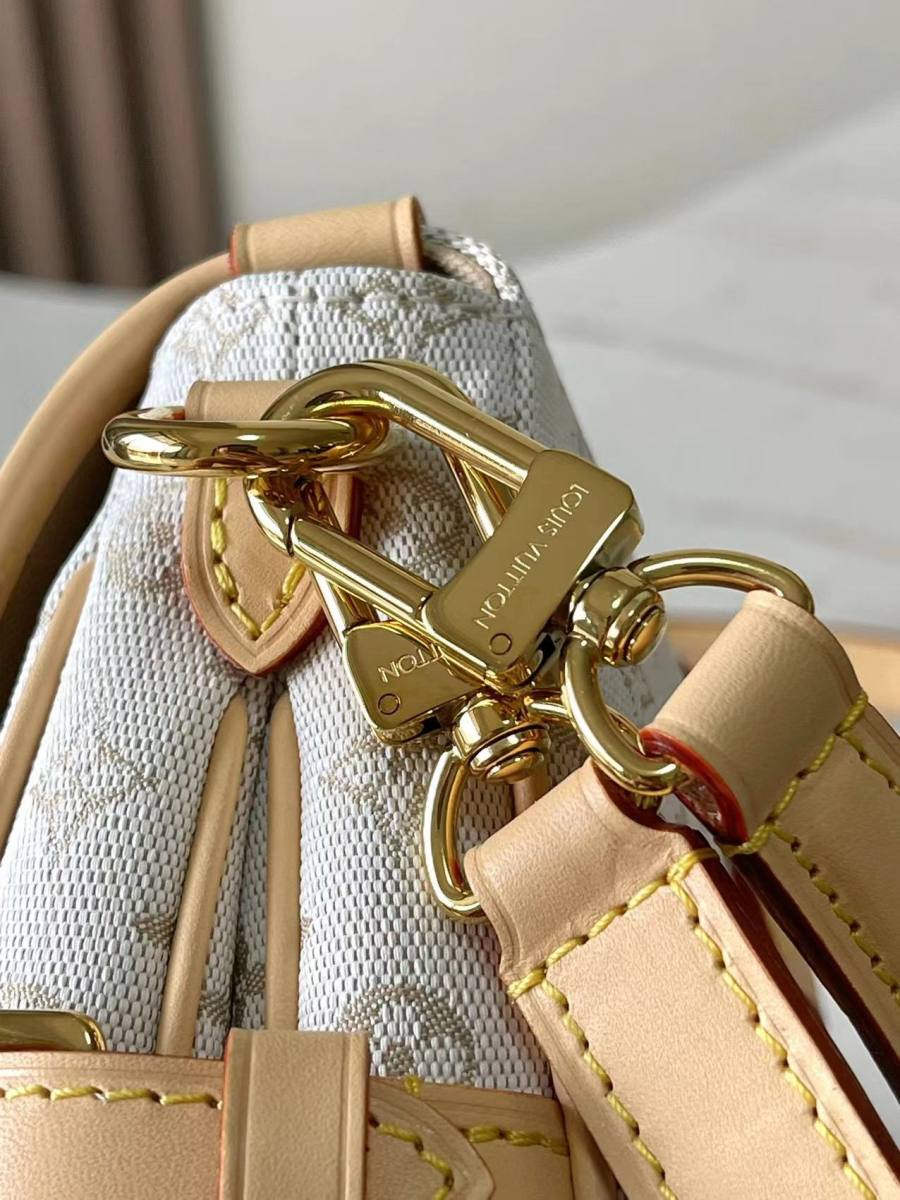 Louis Vuitton Saumur BB M1232 4372