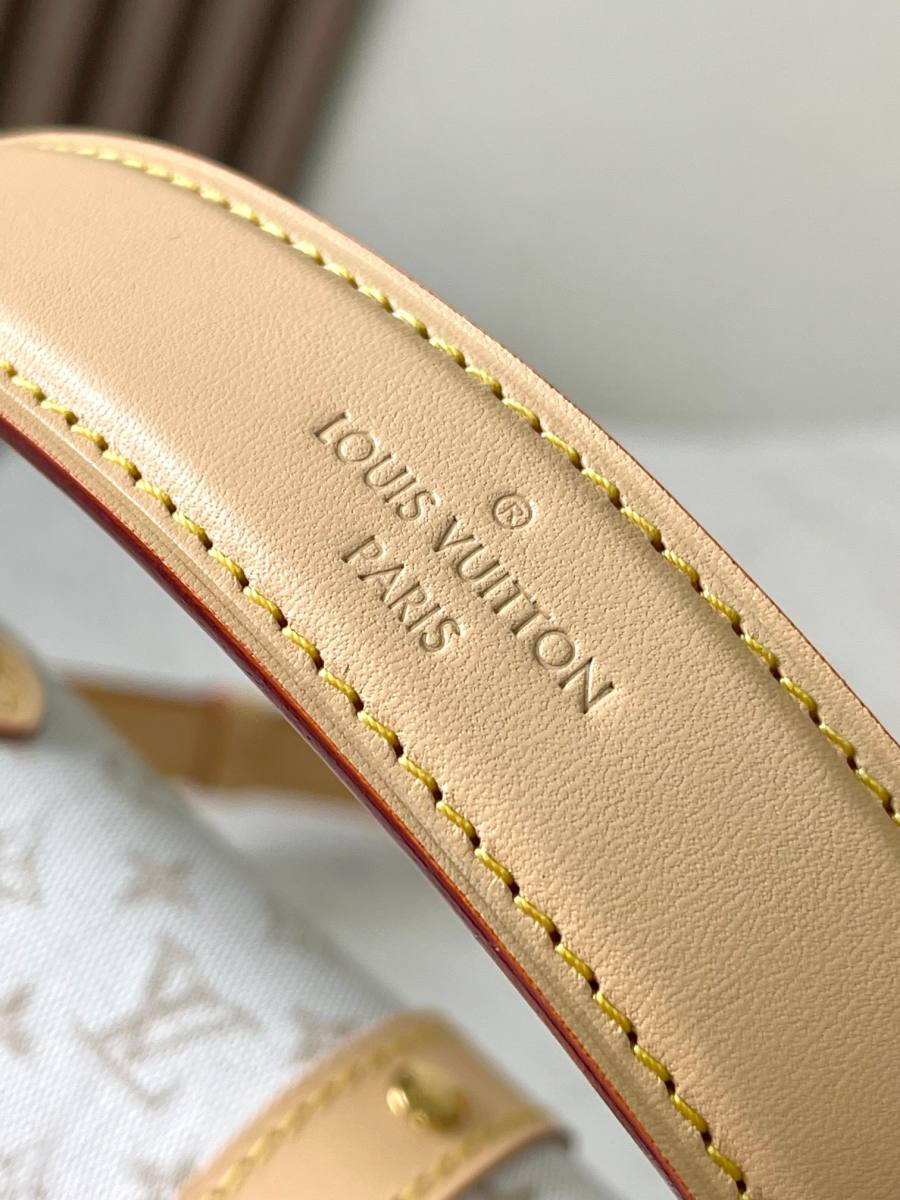 Louis Vuitton Saumur BB M1232 4372