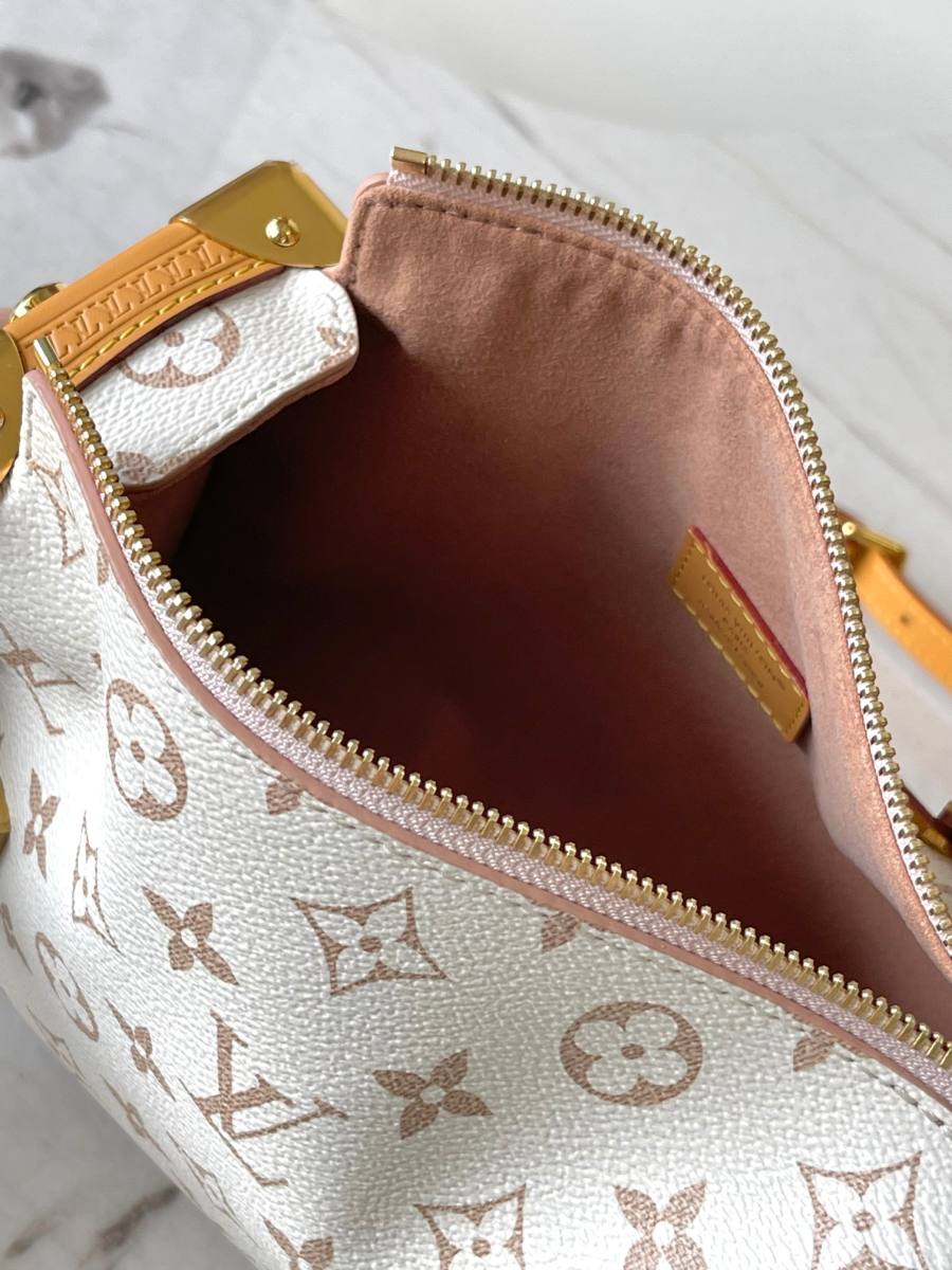 Louis Vuitton Side Trunk MM M26287 23.5 x 16 x 8.5 7C01