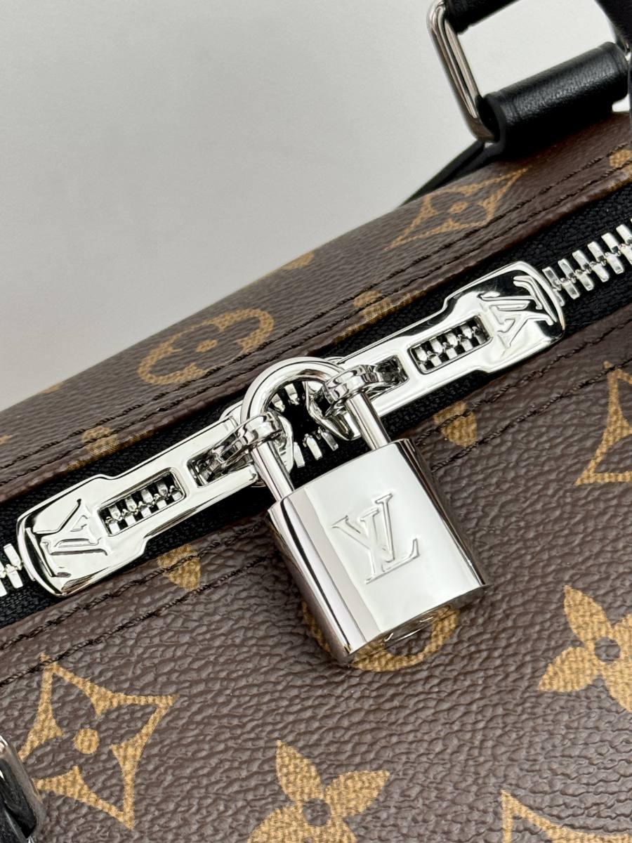 Louis Vuitton Speedy Soft 30 Dark M12243 30 x 21 x 17 36DD
