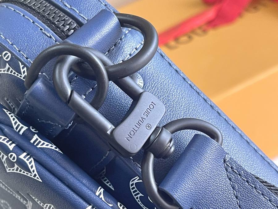 Louis Vuitton Trio Messenger M24753 25 x 18.5 x 7 4E11