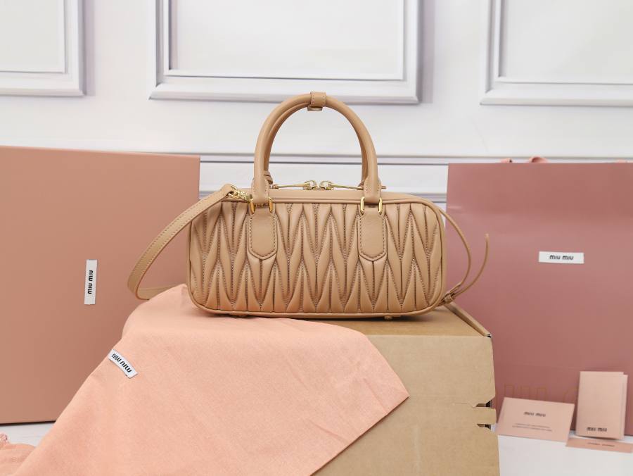 Miu Miu Arcadie Large 5BB148 F3E7 27 x 12 x 9