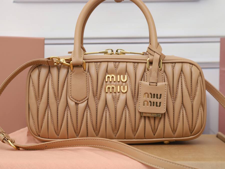 Miu Miu Arcadie Large 5BB148 F3E7 27 x 12 x 9