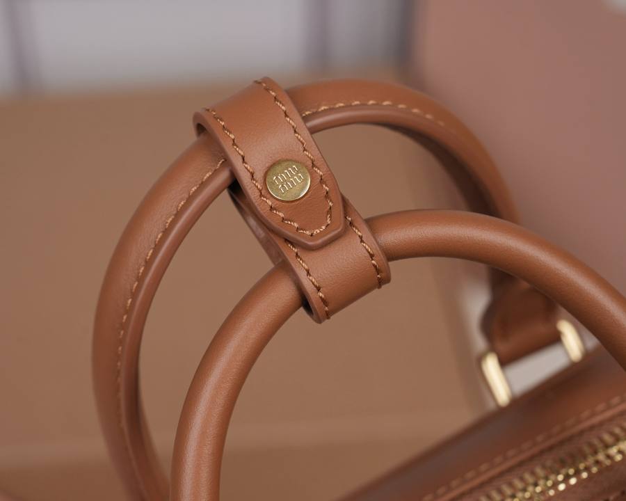 Miu Miu Arcadie Matelasse Small 5BB123 D7C9 19 x 13 x 6
