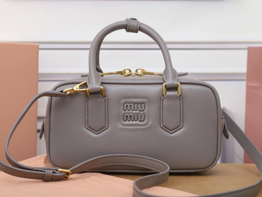 Miu Miu Arcadie Regular 5BB142 24A3 22 x 10.5 x 7.5