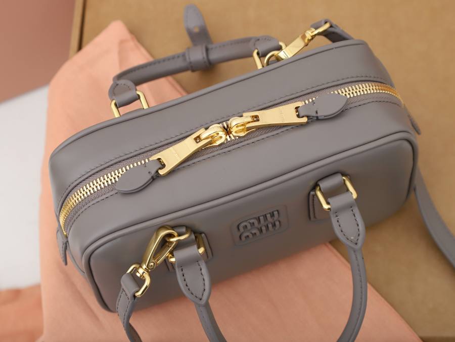 Miu Miu Arcadie Regular 5BB142 24A3 22 x 10.5 x 7.5