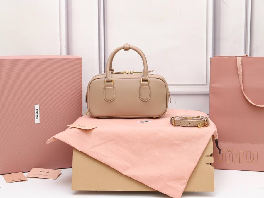 Miu Miu Arcadie Regular 5BB142 3B16 22 x 10.5 x 7.5