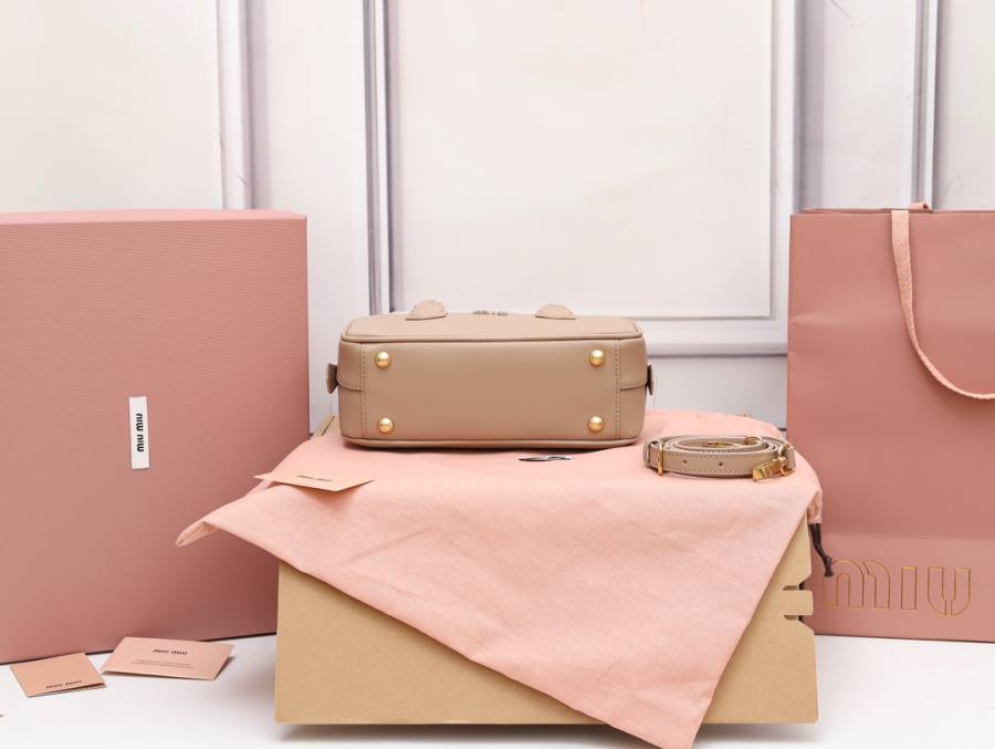 Miu Miu Arcadie Regular 5BB142 3B16 22 x 10.5 x 7.5