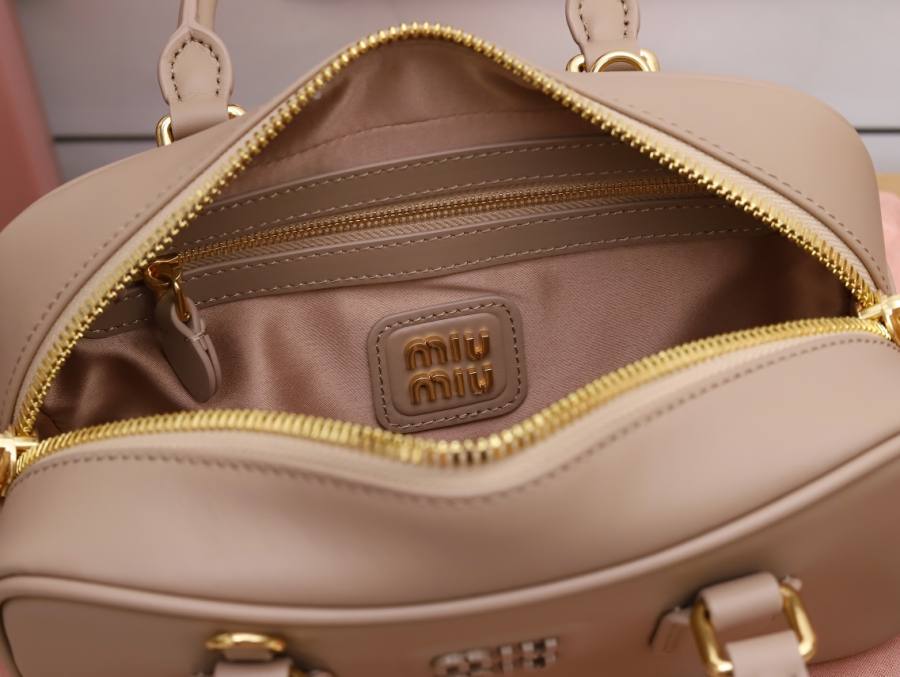 Miu Miu Arcadie Regular 5BB142 3B16 22 x 10.5 x 7.5