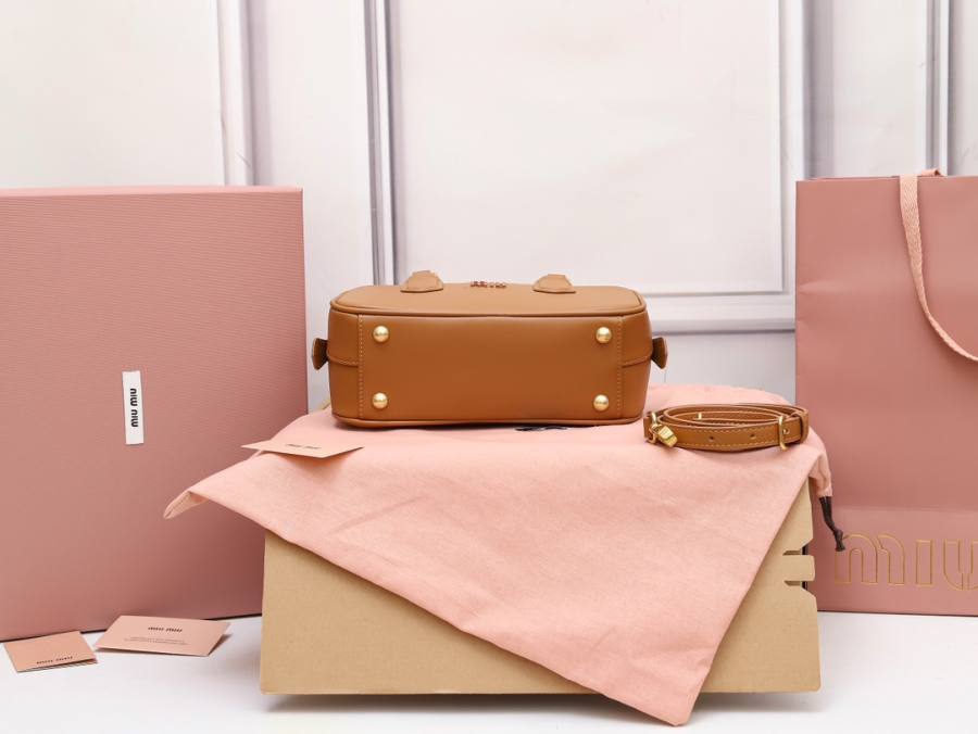 Miu Miu Arcadie Regular 5BB142 4737 22 x 10.5 x 7.5
