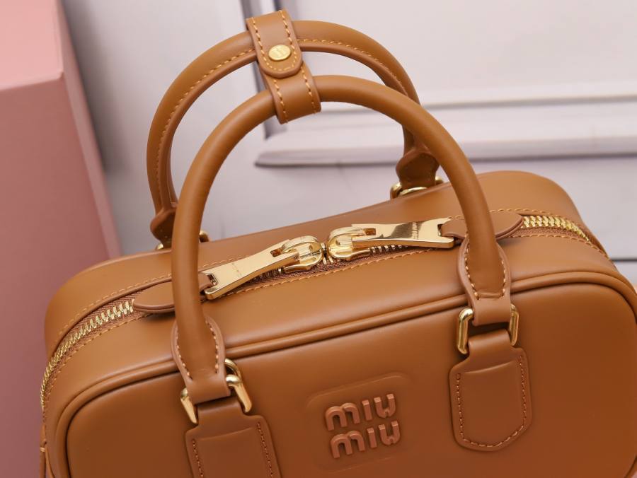 Miu Miu Arcadie Regular 5BB142 4737 22 x 10.5 x 7.5