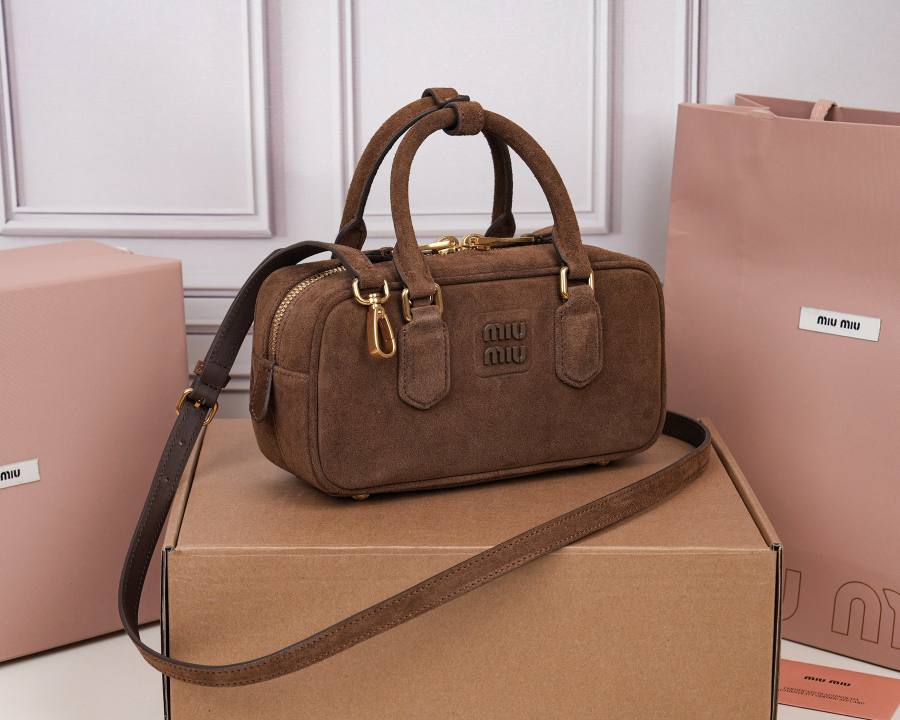 Miu Miu Arcadie Regular 5BB142 81A6 22 x 10.5 x 7.5