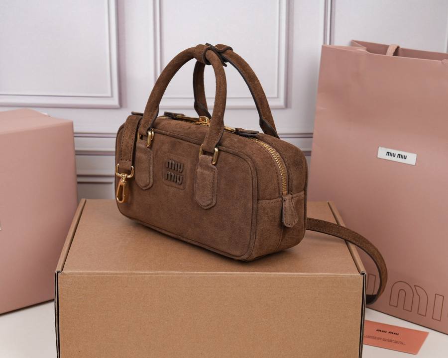 Miu Miu Arcadie Regular 5BB142 81A6 22 x 10.5 x 7.5